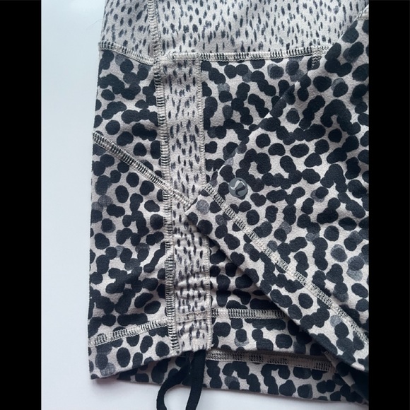 ⭐️Host Pick Lululemon Liberty Short - Picture 5 of 9